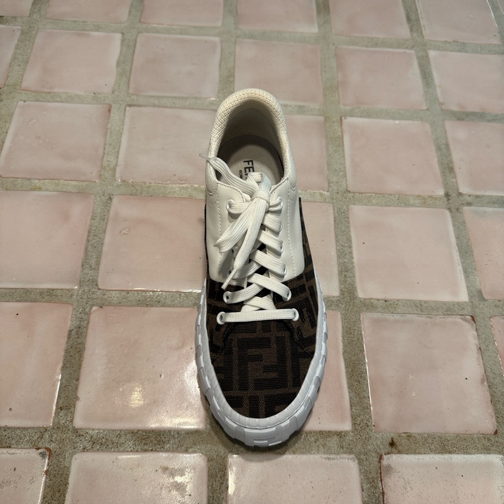 Fendi Tess Brown and White Sneakers. - Picture 3 of 11